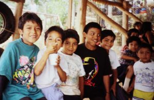 kids-at-community-gathering-outside-san-salvador
