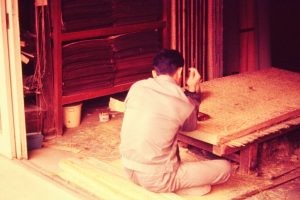 man-weaving-tatami-rice-mat-japan