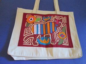 shoulder-bag-with-cuna-indian-design-panama