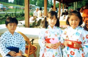 japanese-kids-in-kimonos