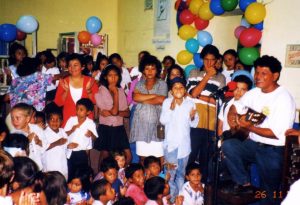 nicaraguan-childrens-songwriter-at-libros-para-ninos-celebration-matagalpa-nicaragua